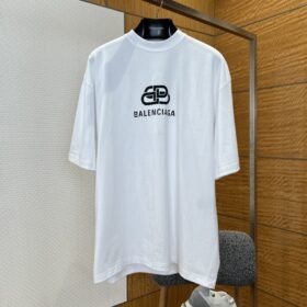 Balenciaga Printed Logo Short-Sleeve T-Shirt 2