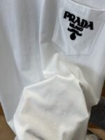 Prada Letter Pocket Crew Neck Short Sleeve T-Shirt 2 - 图片 5