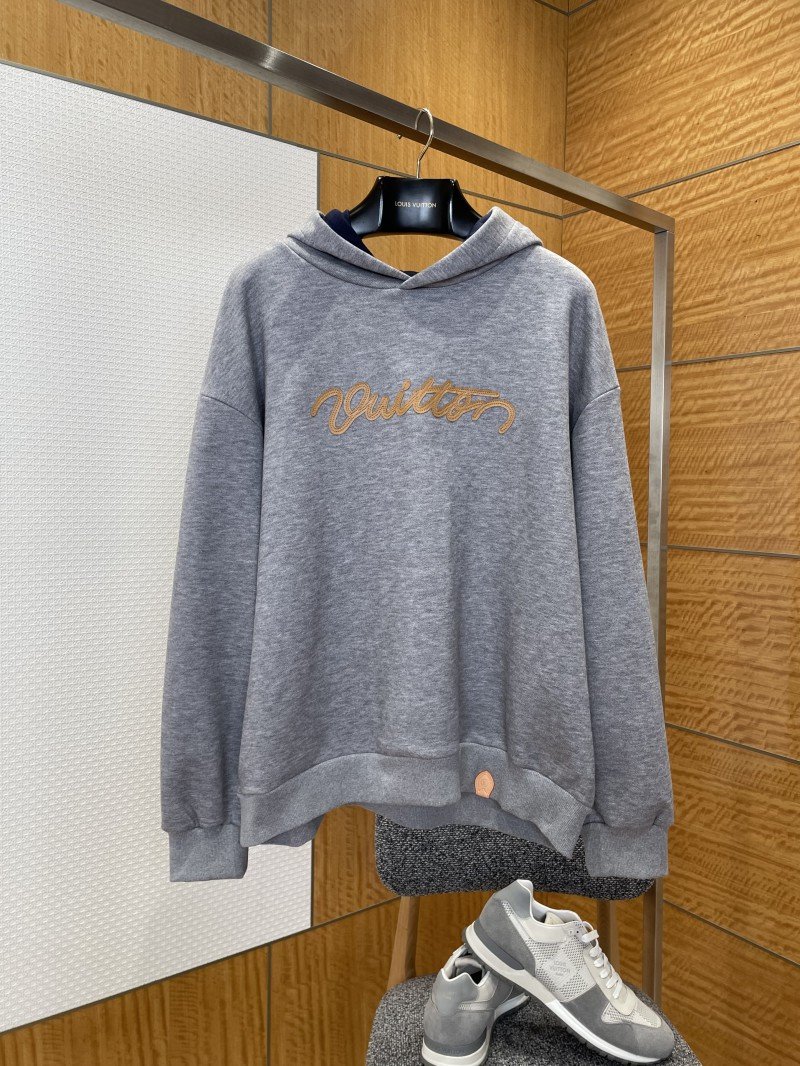wsxc1773195177350_0.jpg LV Embroidered Leather Label Hooded Sweatshirt - 图片 1
