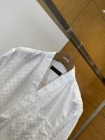 LV Jacquard Button-Down V-Neck Long-Sleeve Shirt 1 - 图片 3
