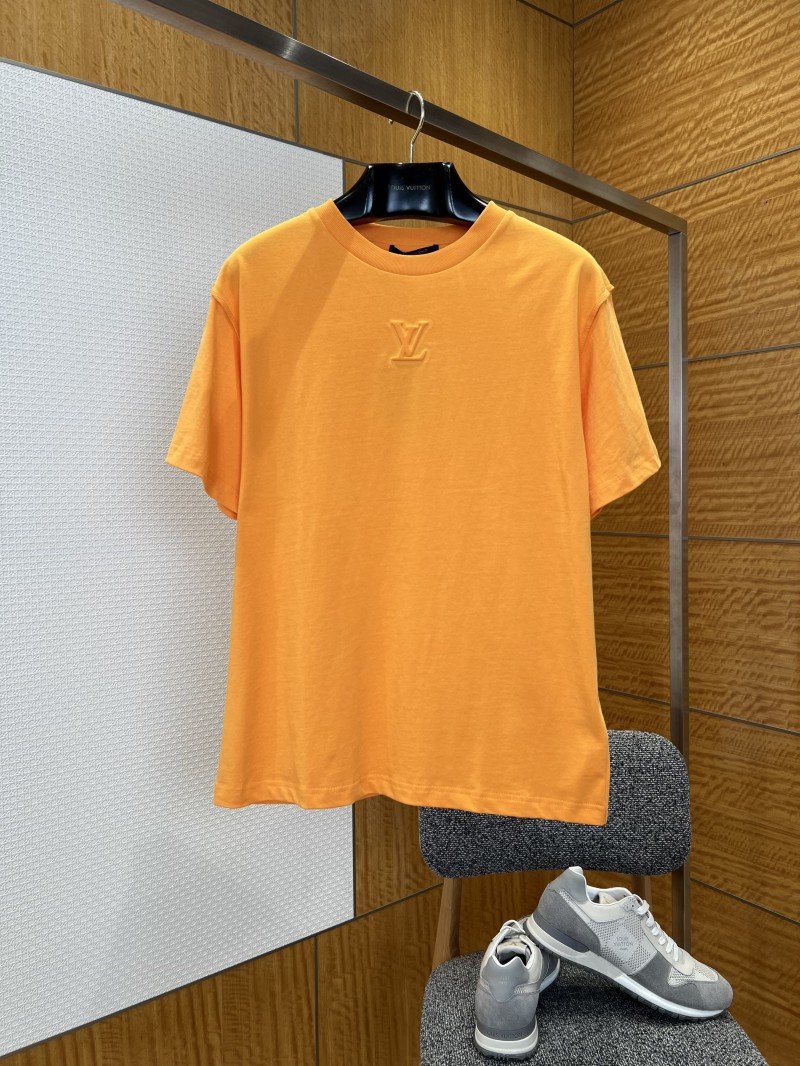wsxc1775704612793_0.jpg LV Embossed Logo Short-Sleeve T-Shirt 2 - 图片 1