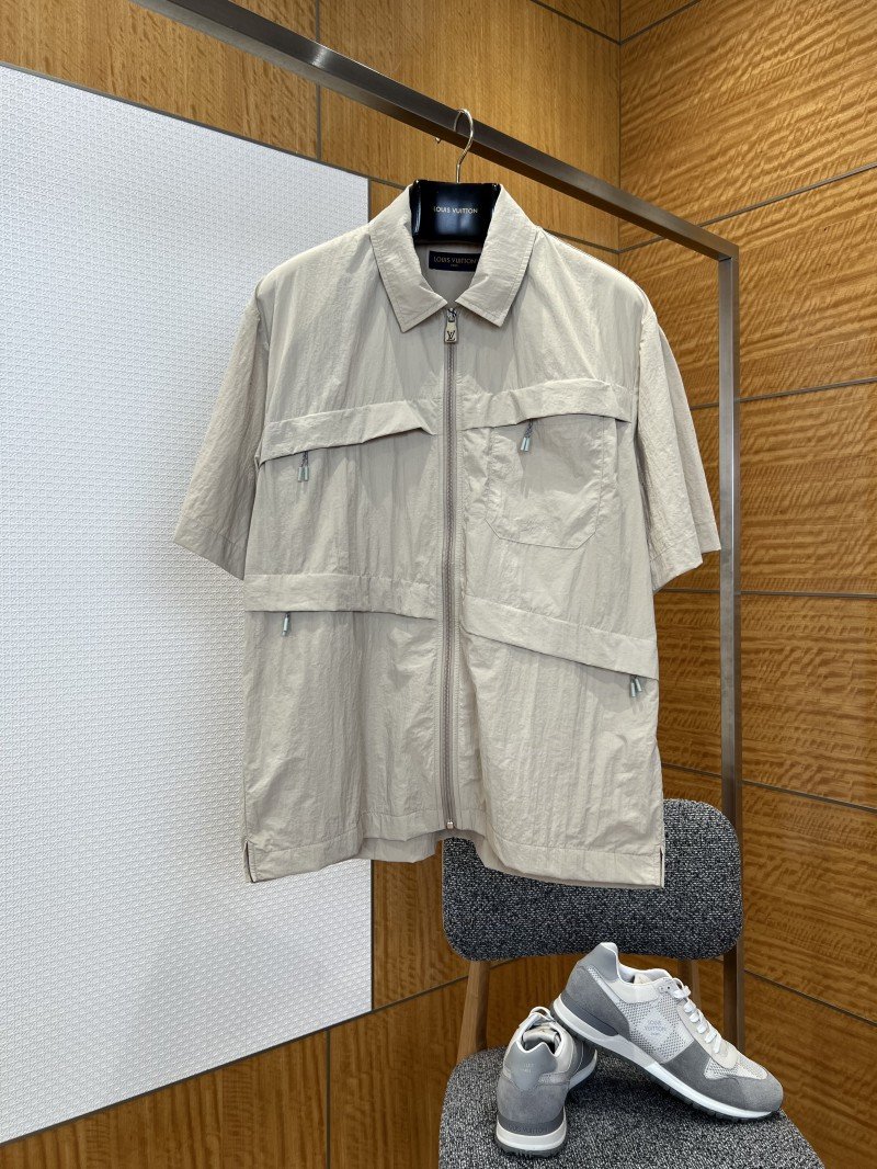 wsxc1775776935245_0.jpg LV Functional Short-Sleeve Shirt with Multiple Pockets - 图片 1