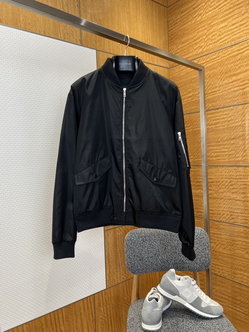 wsxc1775782258995_0.jpg Prada Solid-Color Drop-Shoulder Long-Sleeve Zipper Jacket - 图片 1